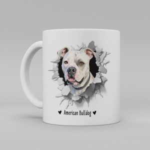 Vit keramikmugg med illustration av ett hundhuvud som "tittar ut genom" ett illustrerat hål. Hunden är av rasen American Bulldog