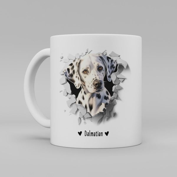 Vit keramikmugg med illustration av ett hundhuvud som "tittar ut genom" ett illustrerat hål. Hunden är av rasen Dalmatian