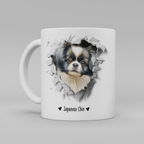 Vit keramikmugg med illustration av ett hundhuvud som "tittar ut genom" ett illustrerat hål. Hunden är av rasen Japanese Chin