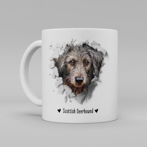 Vit keramikmugg med illustration av ett hundhuvud som "tittar ut genom" ett illustrerat hål. Hunden är av rasen Scottish Deerhound