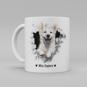 Vit keramikmugg med illustration av ett hundhuvud som "tittar ut genom" ett illustrerat hål. Hunden är av rasen White Shepherd