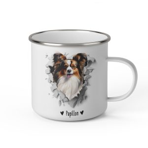 Vit emaljmugg med illustration av ett hundhuvud som "tittar ut genom" ett illustrerat hål. Hunden är av rasen Papillon