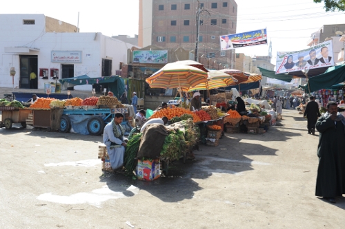 Marked i Edfu.