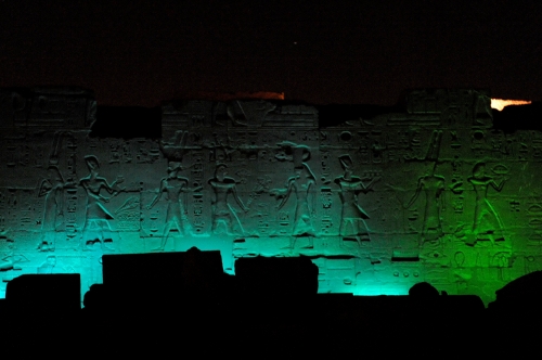 Karnaktemplet by night.