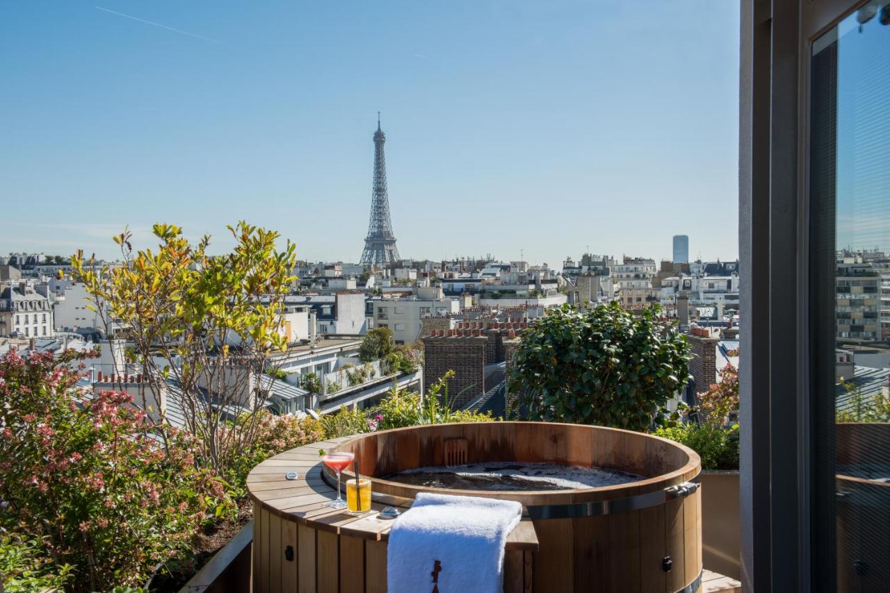 Hotels in Paris with an Eiffel Tower View