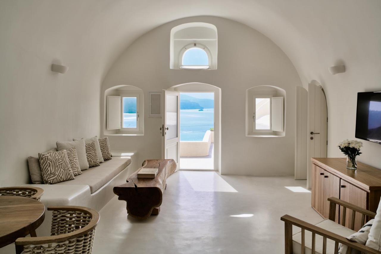 the Best Cave Hotels in Santorini
