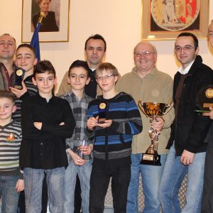 Quatre trophées pour le SHITOKAI KARATE EVERE