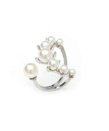 Our studded pearl rings are super fashionable and classy