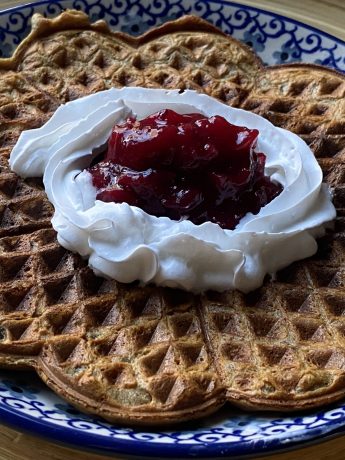 Bananenwafels met glögg jam en slagroom