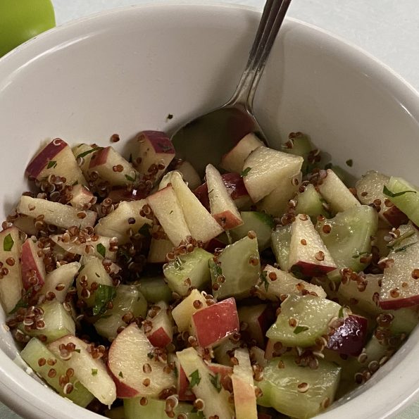 Appel-komkommersalade met quinoa