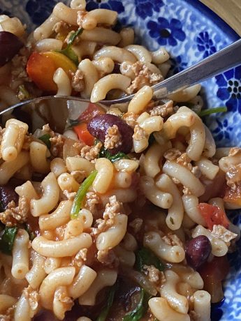 Macaroni met een Mexicaans tintje