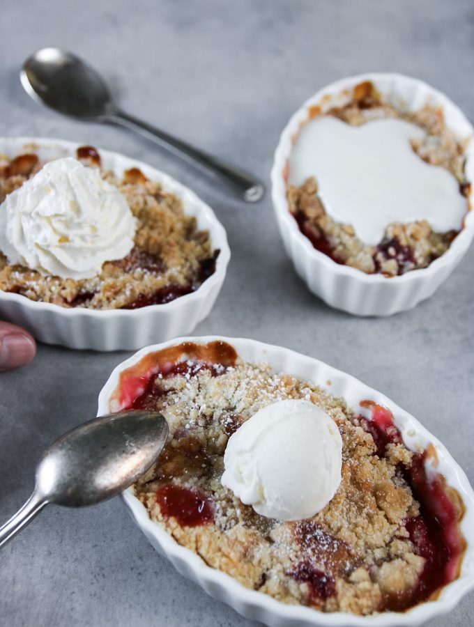 rabarberpaj med kardemumma