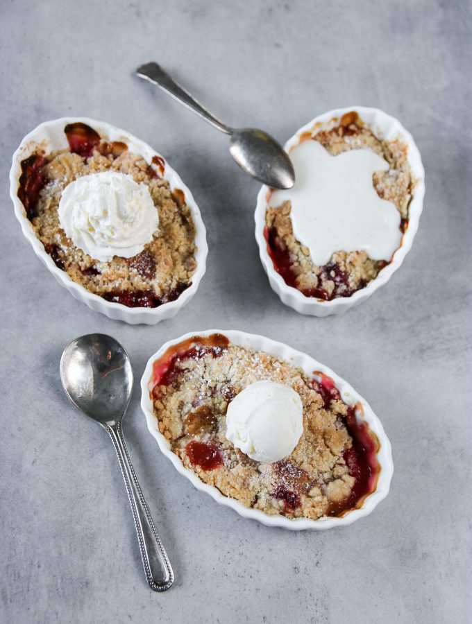 rabarberpaj med kardemumma