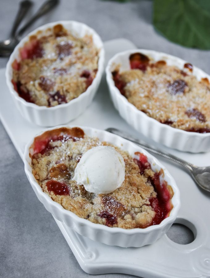 rabarberpaj med kardemumma