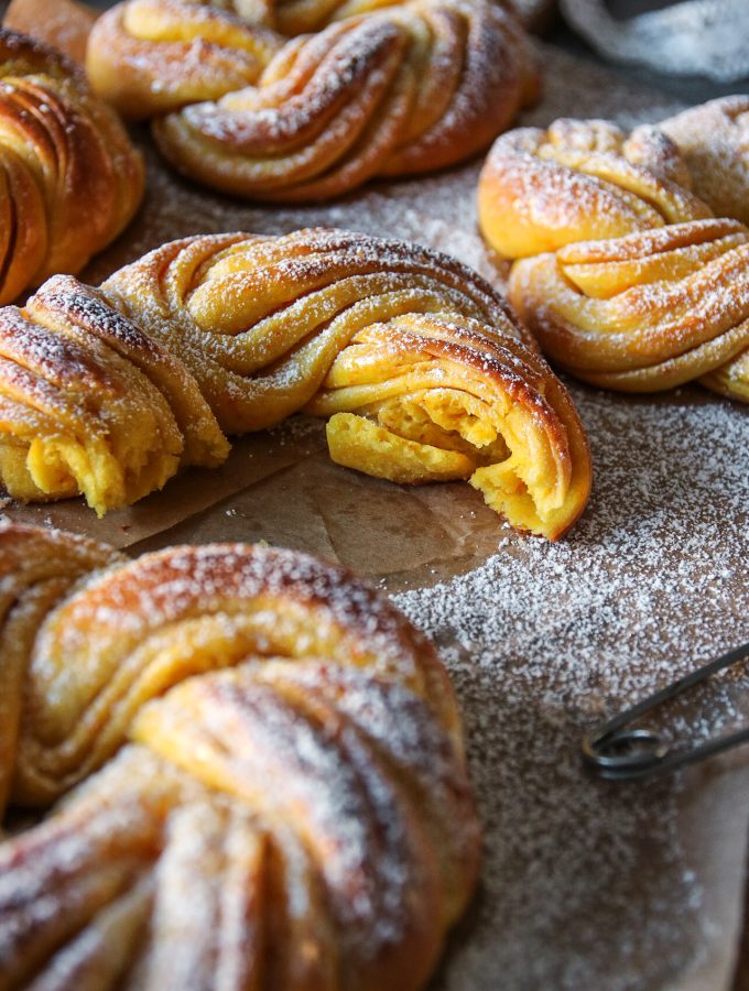saffransbullar med citron saffransbullar med citron