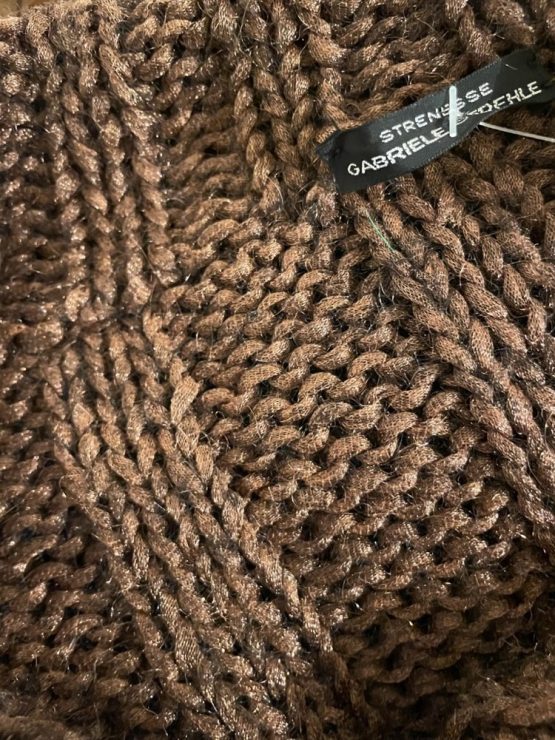 Strenesse knit vest logo