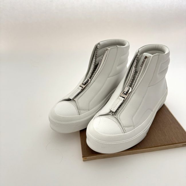 Givenchy witte sneaker s voor dames met geraffineerde rits detail