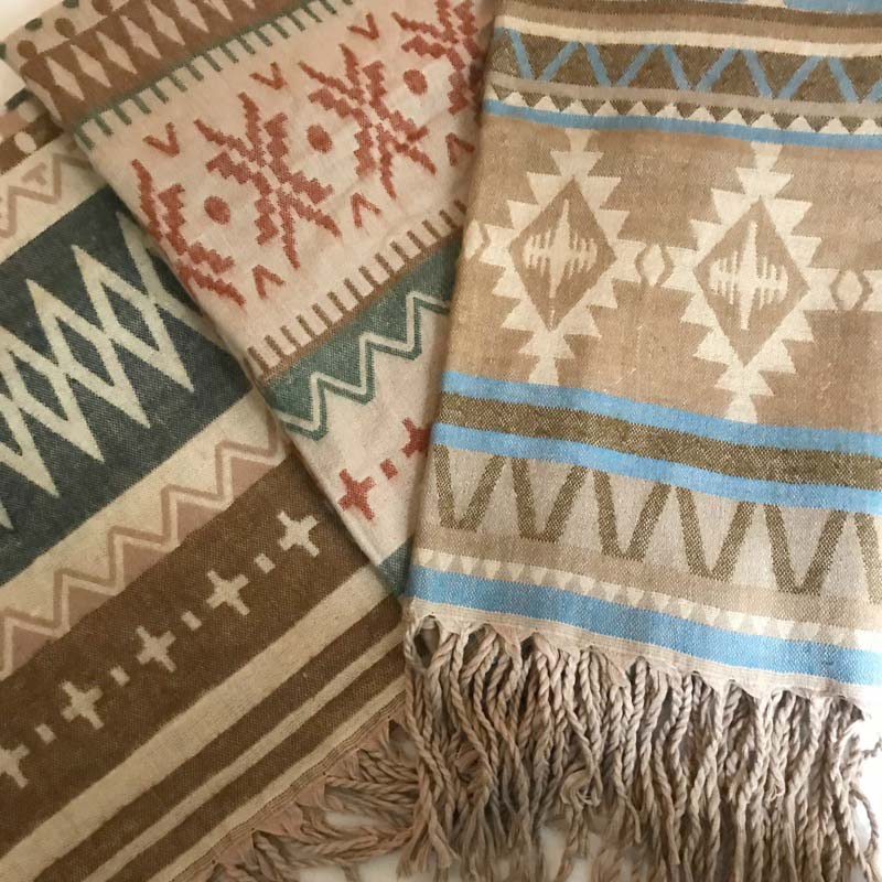 Uld tæppe med unikt mønster | SinaiaBee
