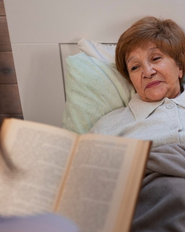 female-nurse-taking-care-elderly-person (2)
