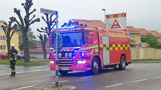 Brandbil vid trafikolycka Varnhemsgatan, Skövde