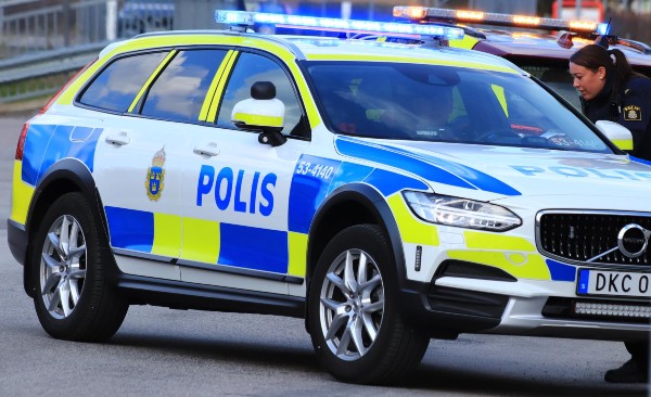 Polisen Gjorde Husrannsakan Hos En Man Med Kniv - Skaraborgs Nyheter