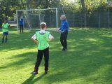 Training S.K.N.W.K. JO15-1 van zaterdag 6 oktober 2018 (22/40)