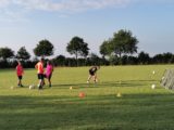 Laatste training van het seizoen voor de lagere seniorenteams van S.K.N.W.K. (9/35)