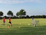 Laatste training van het seizoen voor de lagere seniorenteams van S.K.N.W.K. (12/35)