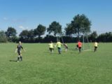 Laatste training S.K.N.W.K. JO11-1 van dit seizoen (32/110)