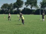 Laatste training S.K.N.W.K. JO11-1 van dit seizoen (78/110)