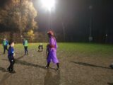 Voetbalpieten bezoeken training S.K.N.W.K. JO7-1, JO9-1 en JO13-1 (25/112)