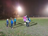 Voetbalpieten bezoeken training S.K.N.W.K. JO7-1, JO9-1 en JO13-1 (34/112)