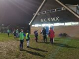 Voetbalpieten bezoeken training S.K.N.W.K. JO7-1, JO9-1 en JO13-1 (42/112)