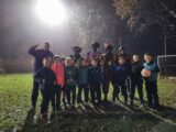 Voetbalpieten bezoeken training S.K.N.W.K. JO7-1, JO9-1 en JO13-1 (57/112)