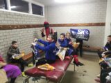 Voetbalpieten bezoeken training S.K.N.W.K. JO7-1, JO9-1 en JO13-1 (104/112)