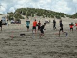 Bootcamp voor S.K.N.W.K. 1, 2 en JO19-1 op het strand (fotoboek 1) (175/323)