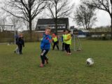 Onderlinge wedstrijd S.K.N.W.K. JO7-1 en JO9-1 (maandag 5 april 2021 - 2e Paasdag) (78/102)