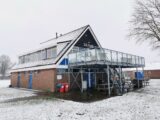 Sneeuwlaag bedekt sportpark 'Het Springer' (7/34)