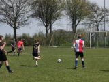 Training seniorenteams S.K.N.W.K. van zaterdag 24 april 2021 (64/94)