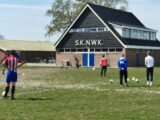 Training S.K.N.W.K. JO19-1 van zaterdag 24 april 2021 (23/105)