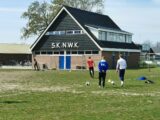 Training S.K.N.W.K. JO19-1 van zaterdag 24 april 2021 (24/105)