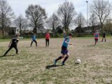 Training S.K.N.W.K. JO19-1 van zaterdag 24 april 2021 (43/105)