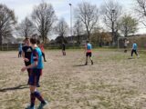 Training S.K.N.W.K. JO19-1 van zaterdag 24 april 2021 (45/105)