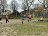 Training S.K.N.W.K. JO19-1 van zaterdag 24 april 2021 (79/105)