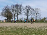 Training S.K.N.W.K. JO19-1 van zaterdag 24 april 2021 (80/105)