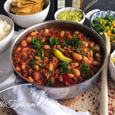 Chili con carne!! Mexikansko jadenje so graf i meleno meso.