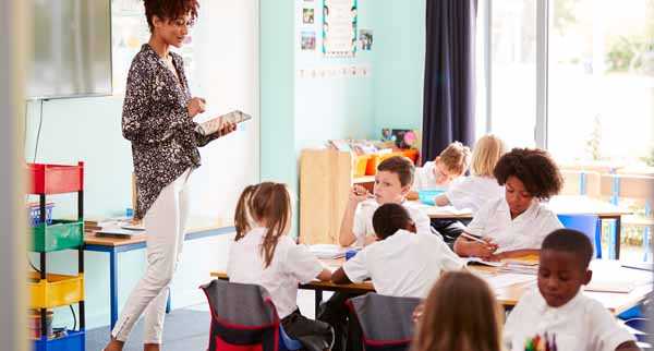 Teaching jobs in London woman teaching