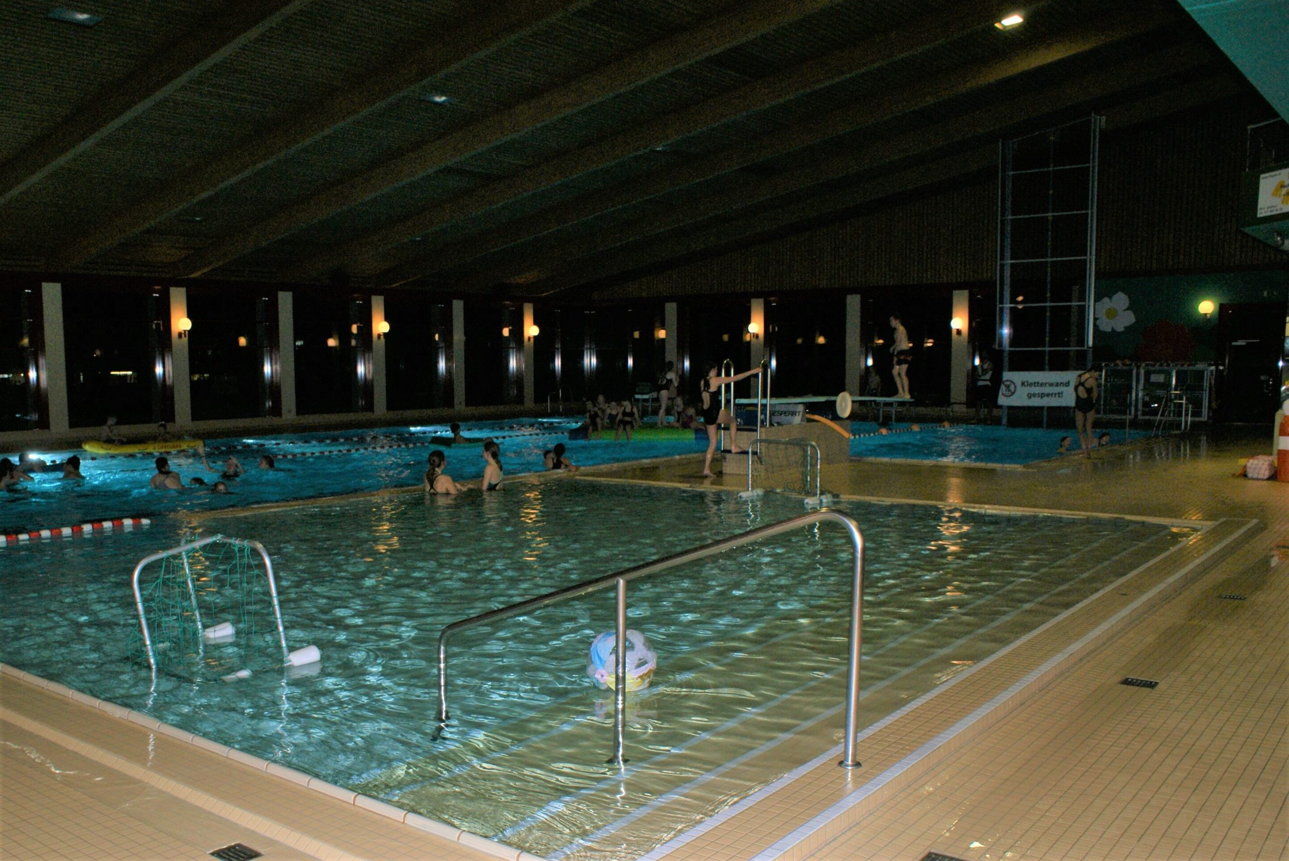 Galerie – Nachtschwimmen 2022