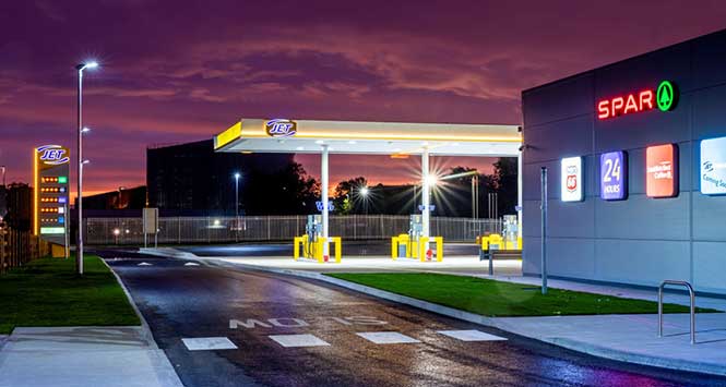 Jet forecourt