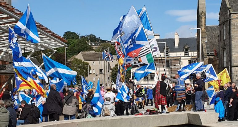 Image of Scottish Independence protestors
